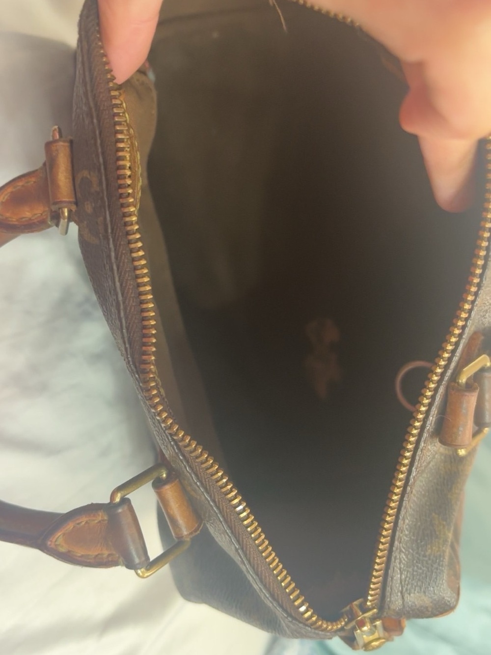 Louis Vuitton Monogram Canvas Speedy Satchel - Brown & Gold Hardware - Picture 6 of 7